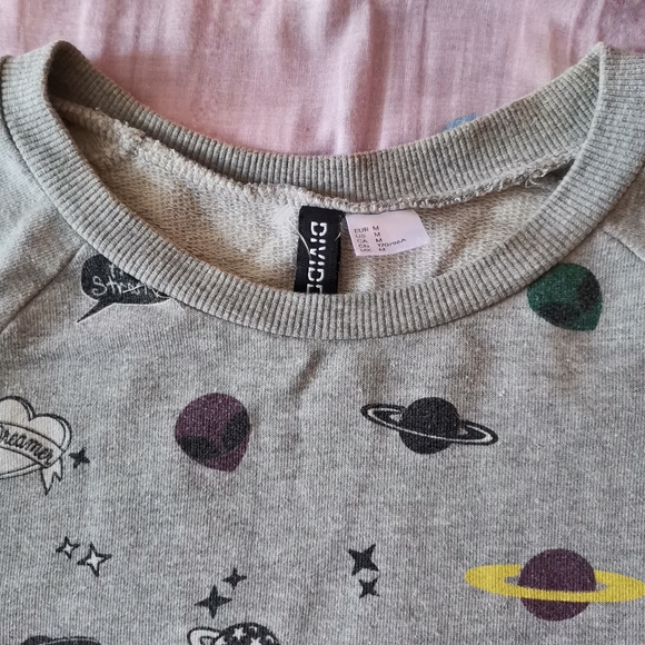 🖤 Alien Patterned Sweatshirt 🖤 - Picture 3 of 4